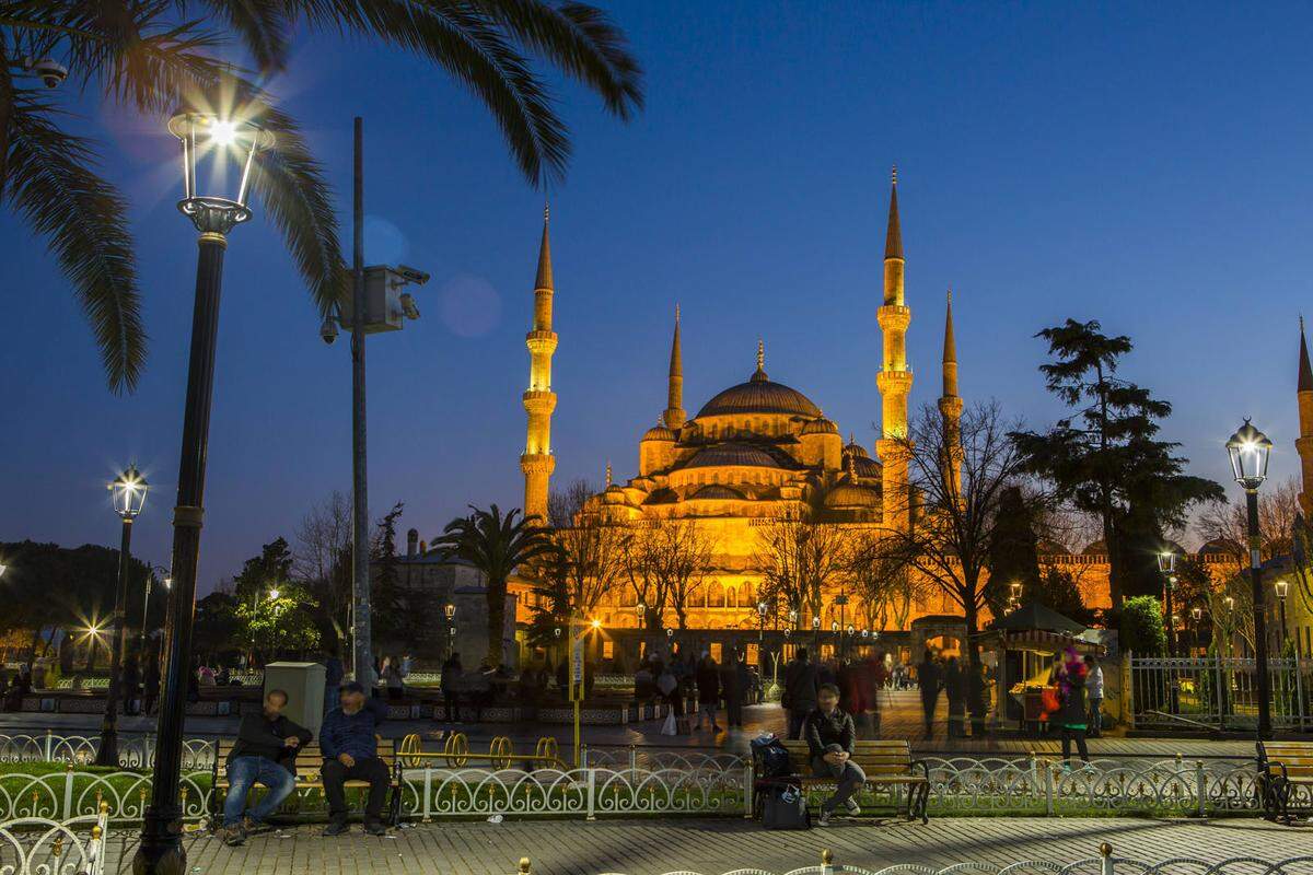 Moscheen, Basare und türkische Bäder. Langweilig wird es Urlaubern in der türkischen Metropole nicht.