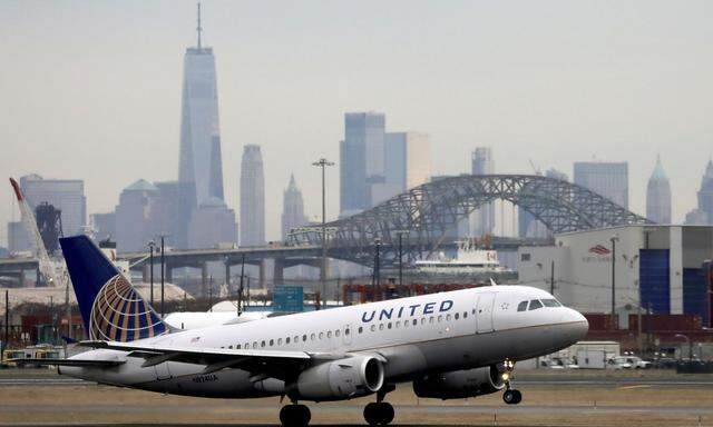 Am New Yorker Flughafen könnten bald auch wieder geimpfte Passagiere aus Europa landen.