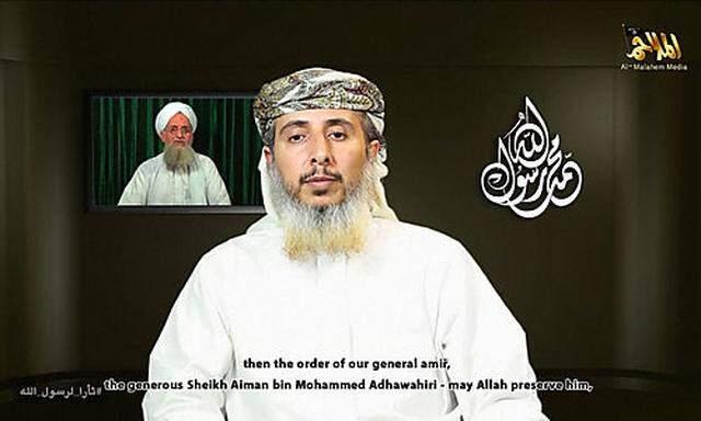 Nasser bin Ali al-Ansi von der jemenitischen Al-Kaida (Vordergrund), links sein Chef Ayman al-Zawahiri