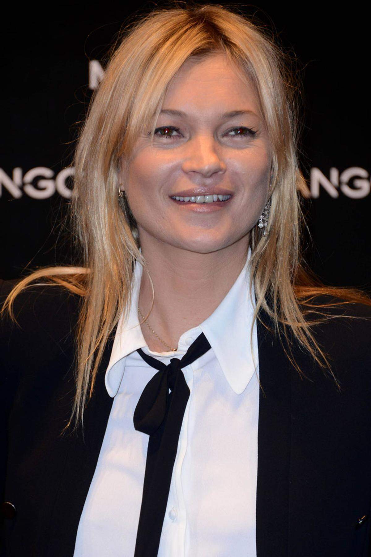 ... hat aber sehr ähnliche Gesichtszüge wie die um vieles jüngere Kate Moss.