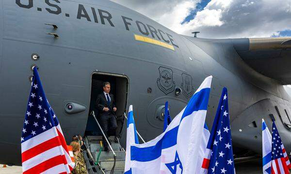 Begrüßungszeremonien in Tel Aviv sind für US-Außenminister Antony Blinken längst zur Gewohnheit geworden.  