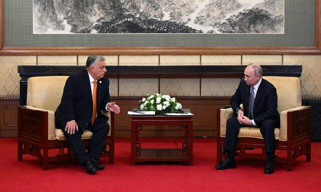 Orbán und Putin parlierten am Rande des Seidenstraßen-Gipfels. Über den Krieg in der Ukraine wurde laut geschwiegen. 