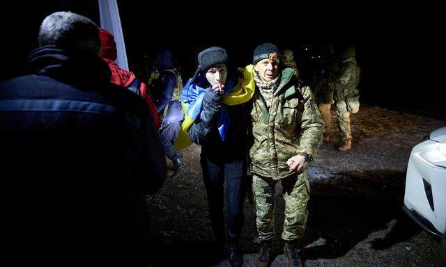 Freude über Heimkehr: Beim jüngsten Austausch freigelassene ukrainische Soldaten.