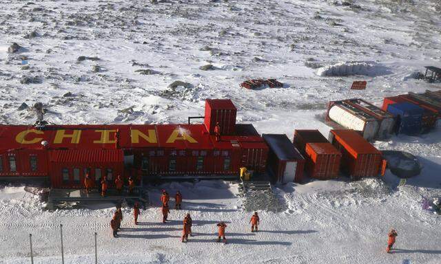 Bilder von der ersten Bauphase der chinesischen Antarktis-Station auf Inexpressible Island am Rand des Ross-Meers, 2018. Geografisch im weiteren Sinn gesehen liegt die fünfte derartige Basis Chinas südlich von Australien und Neuseeland.
