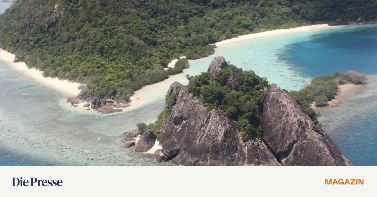 Sehr-entlegen-selbst-f-r-Indonesien-das-Anambas-Archipel-der-Seenomaden-premium-