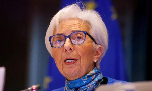 EZB-Chefin Christine Lagarde nahm von einer weiteren Zinserhöhung Abstand. Die Entscheidung ist umstritten. 