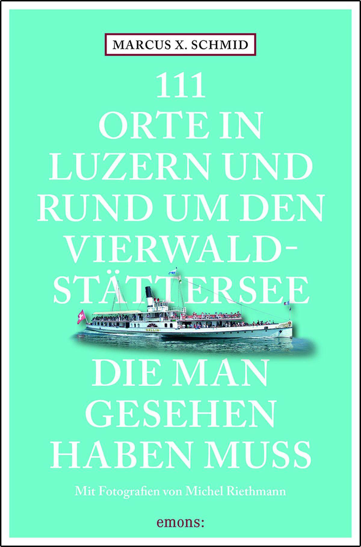 Die Luzerner Altstadt ist ein veritables Juwel und der vorgelagerte Vierwaldstättersee ein Mysterium, der mit jedem Lichteinfall seinen Charakter drastisch verändert. Mit der Rigi und dem Pilatus stehen hier zudem fantastische Aussichtsberge. Aber eben nicht nur. Hoheiten und große Künstler wie Queen Victoria, Ludwig II., Goethe und Tolstoi, Audrey Hepburn und Richard Wagner waren hier zu Gast, manche blieben auch länger. Heute ist dieses Stück Zentralschweiz besonders bei den asiatischen Touristen ein Must, diese bleiben aber nur kurz zum Uhrenshopping. Wie schade oder Gott sei Dank , denn die Gegend ist äußerst ergiebig: Für eine Vertiefung in diese Schweizer Materie empfiehlt sich dieser kundige Guide zu 111 Orten, die man wirklich gesehen haben muss. Marcus X. Schmid, Michel Riethmann: "111 Orte in Luzern und rund um den Vierwaldstättersee, die man gesehen haben muss", Mit Fotografien von Michel Riethmann, 17,50 Euro. www.emons-verlag.de