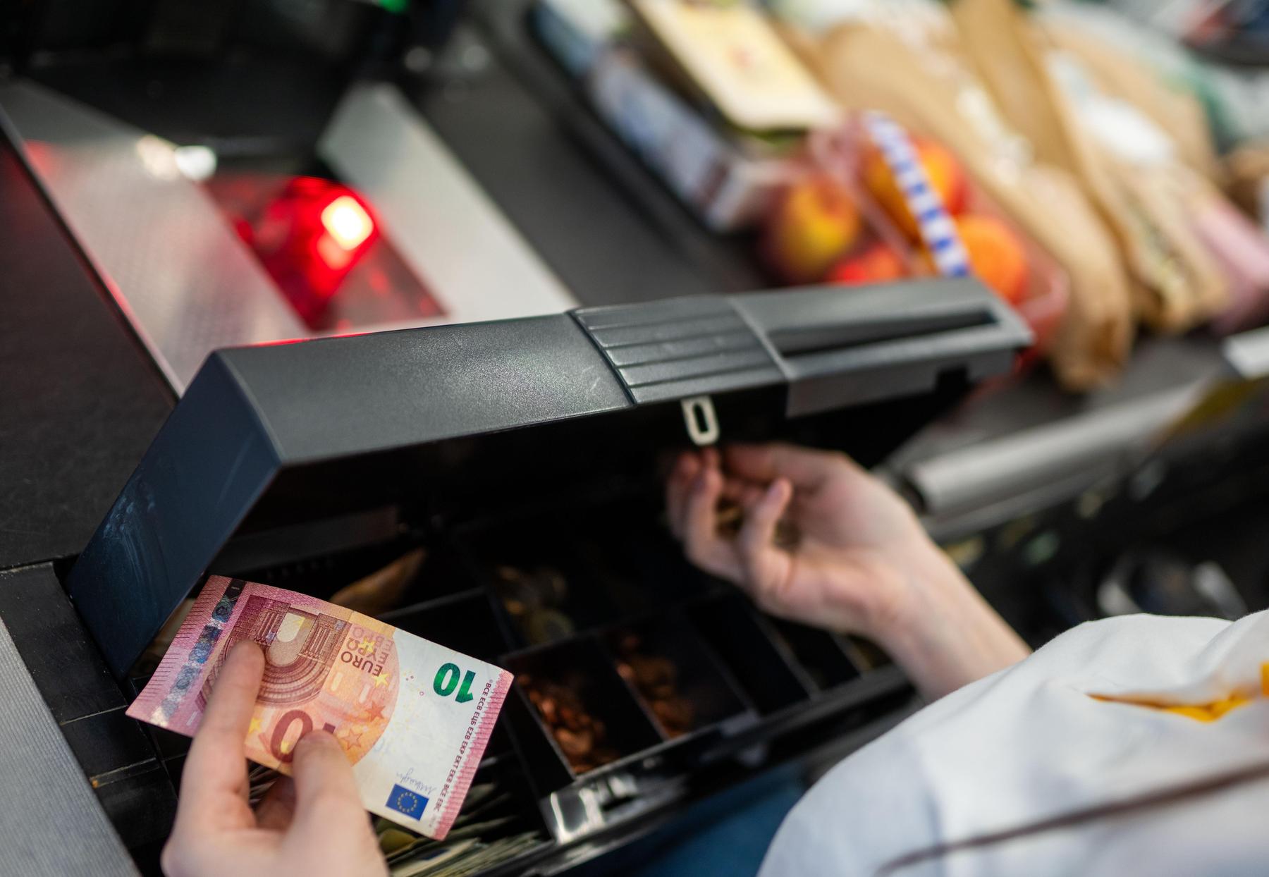 Supermarkt statt Bankomat: Abheben ohne Einkauf künftig möglich