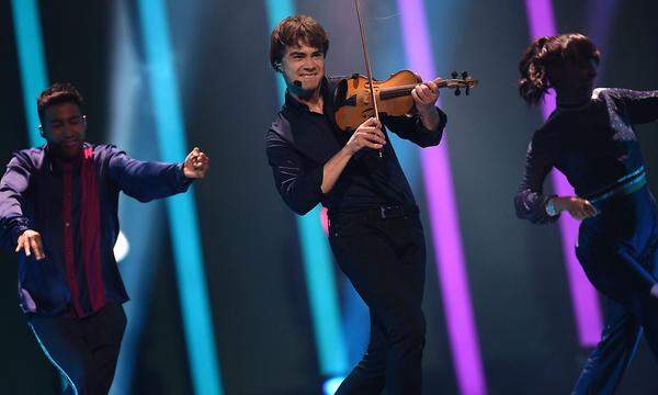 Platz 15: Norwegen (144 PUnkte) Nachdem Alexander Rybak 2009 bereits mit dem legendären "Fairytale" den Contest gewonnen hatte, trat der 31-Jährige erneut in den Ring, einen neuerlichen Sieg konnte er aber nicht erzielen. Zum Video >>>