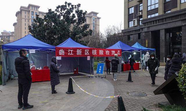 Die 13 Millionen Bewohner Xi'ans dürfen ihre Häuser und Wohnungen nur noch für die verpflichtenden Covid-Tests verlassen. 