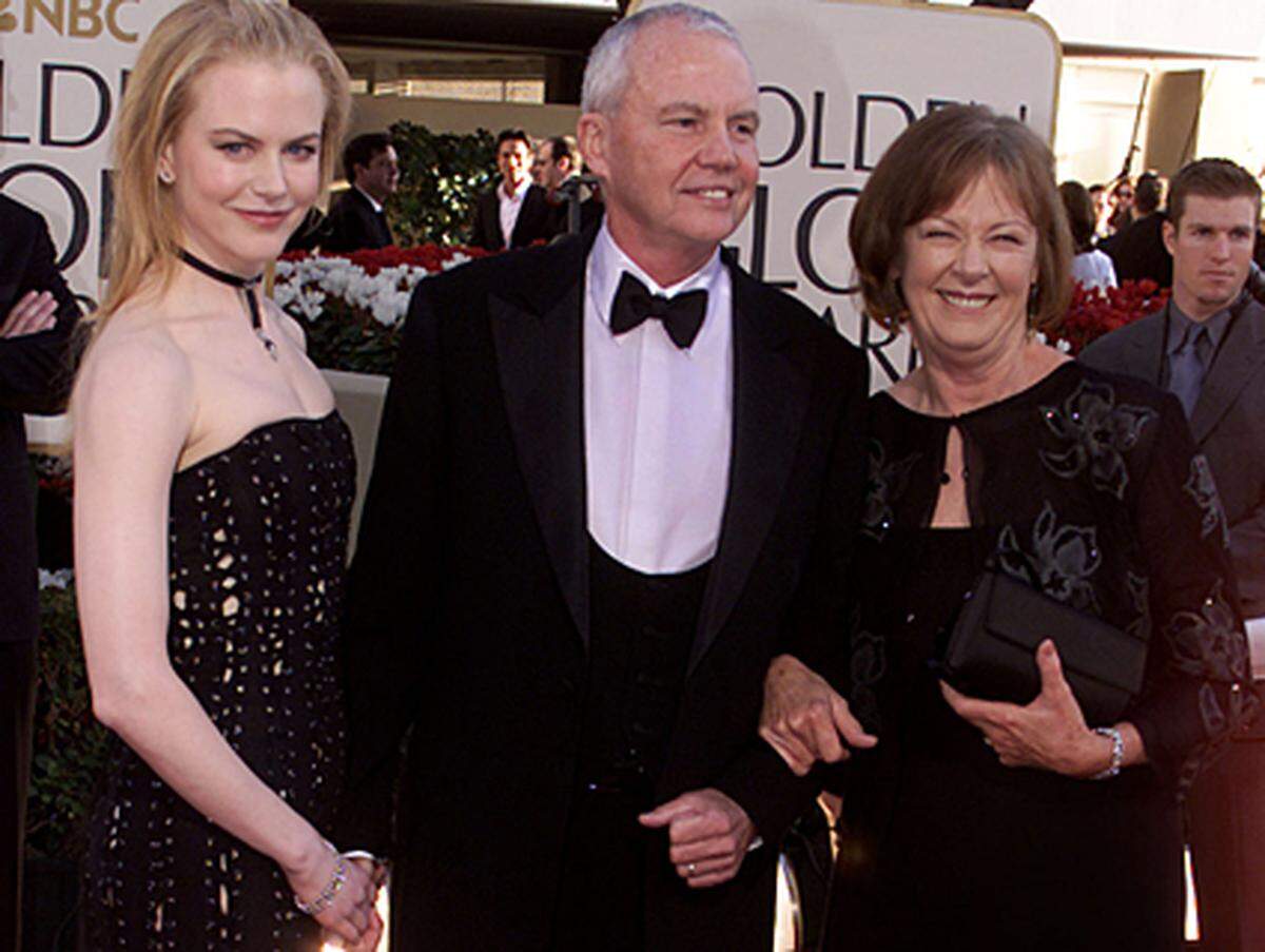 Schauspielerin Nicole Kidman präsentiert hier stolz ihre Eltern Anthony und Janelle Melissa. Kidman wurde 2008 im Alter von 41 Jahren zum ersten Mal Mutter. Die kleine Sunday Rose kam in Nashville zur Welt.