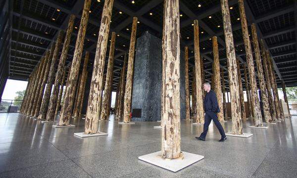 Der Brite David Chipperfield erhält den Pritzker-Preis 2023, die mit 100.000 Dollar dotierte renommierteste Auszeichnung für Architektur.  Im Bild: Installation "Sticks and Stones, an Intervention" in der Neuen Nationalgalerie in Berlin.