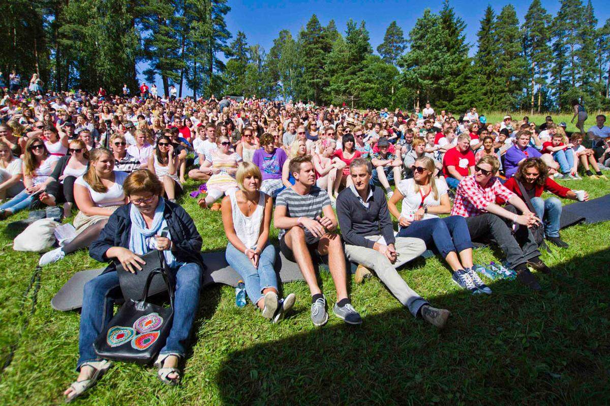 Die regierenden Sozialdemokraten hielten auf der Insel ein Jugend-Ferienlager ab. Es sollte über Politik diskutiert, Fußball gespielt und gezeltet werden. Das Bild zeigt die Teilnehmer am Donnerstag, 21. Juli. Einen Tag später sind viele von ihnen tot.