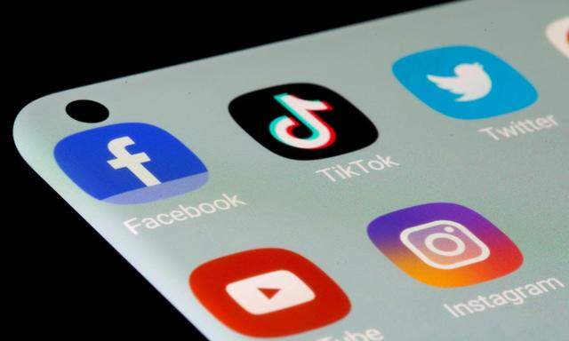 Facebook spielt bei den Elf- bis 17-Jährigen mittlerweile ein deutlich untergeordnete Rolle. Instagram liegt auf Platz zwei der meistgenutztesten sozialen Medien, Tiktkok auf Platz vier.