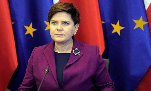 Crisis meeting of the Government Centre for Security in Warsaw Beata Szydlo Crisis meeting of the Go