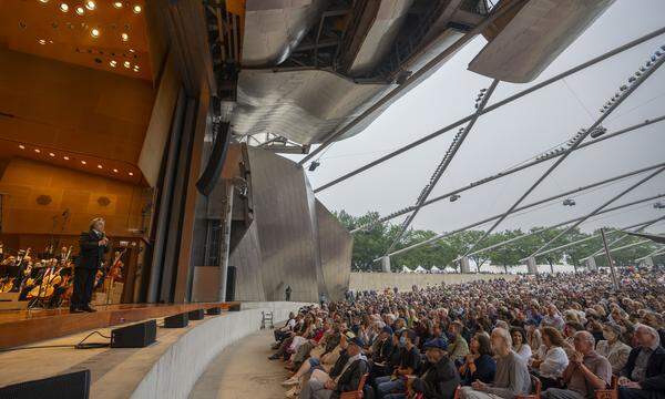 Riccardo Mutis Abschiedsrede im Millennium Park von Chicago.