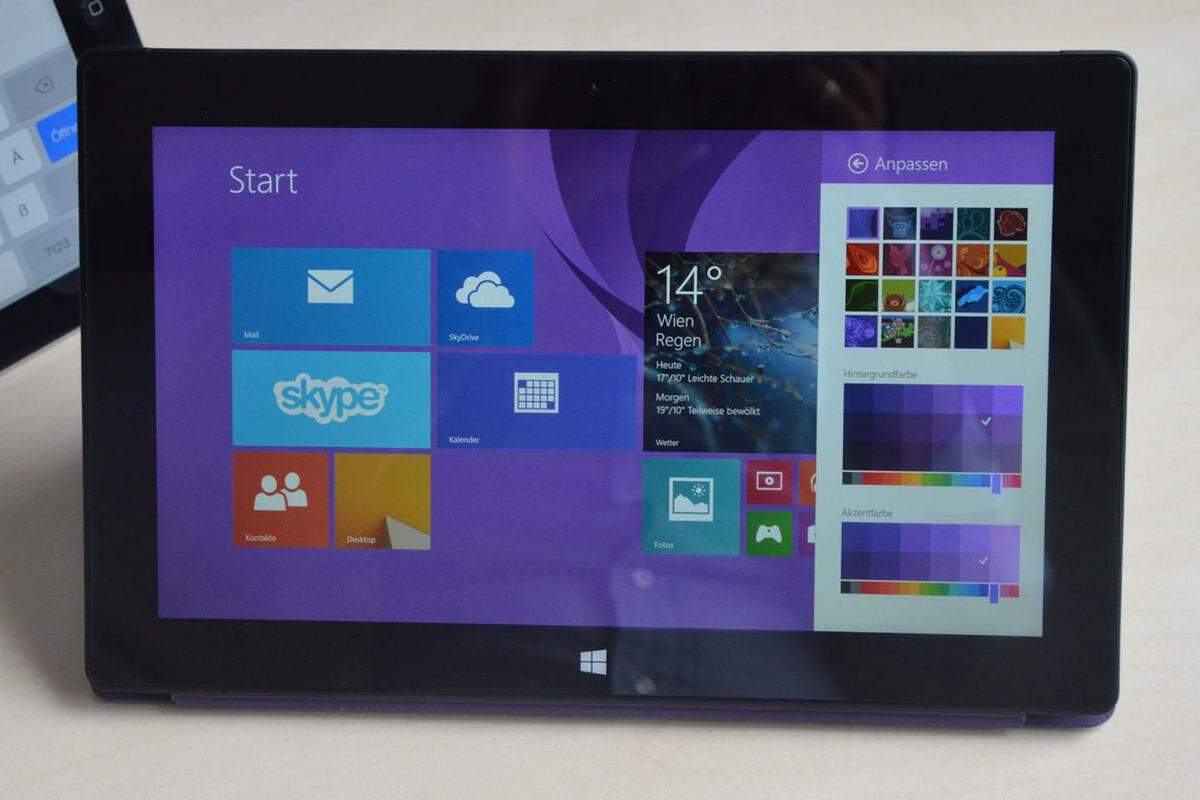 Mit besseren Möglichkeiten zur Individualisierung der Tablet-Oberfläche hat Microsoft ebenfalls auf einen häufigen Kritikpunkt reagiert - erstmals kann ein eigenes Hintergrundbild festgelegt werden.