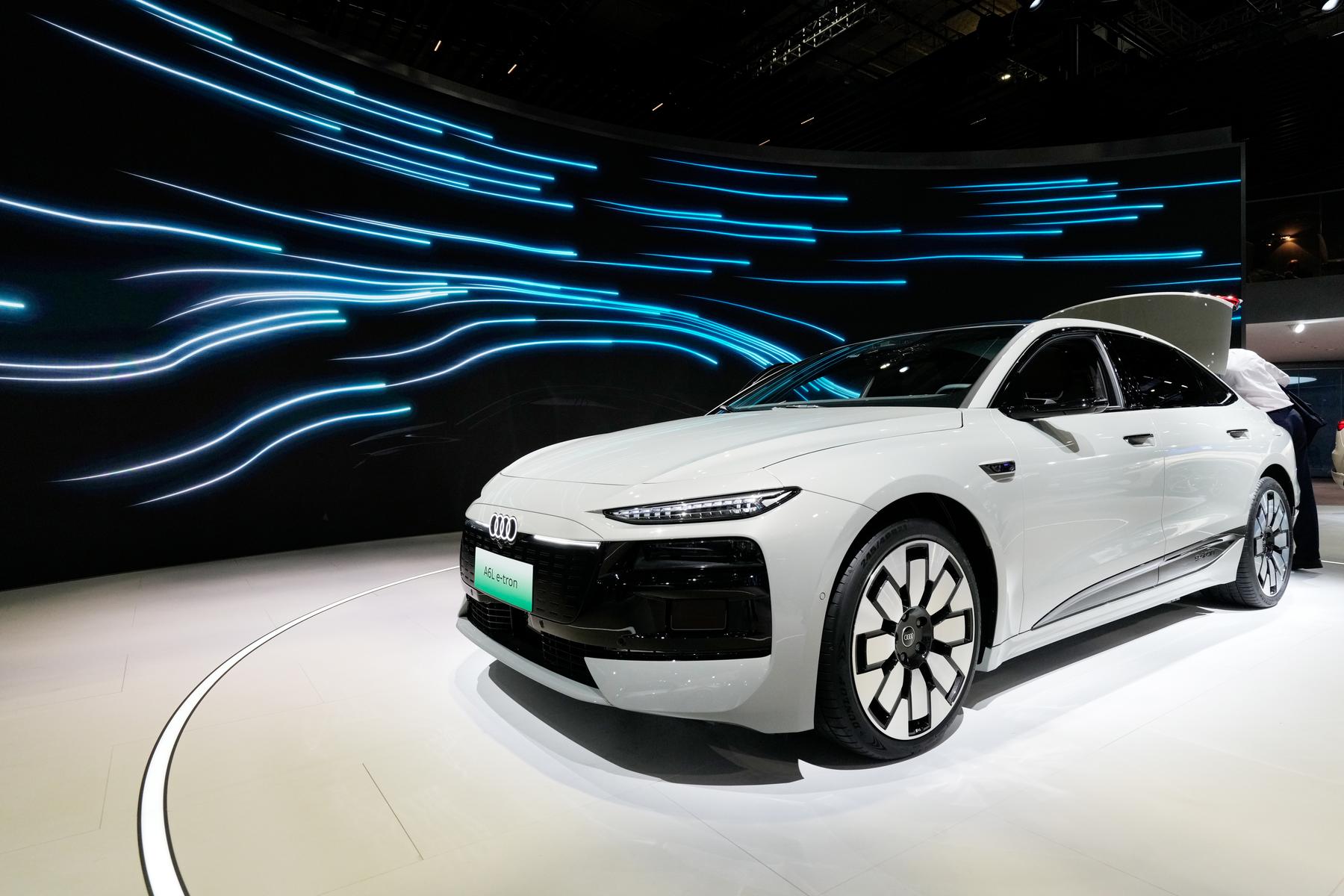 Audi zabeležil velik upad dobička zaradi Trumpove trgovinske vojne