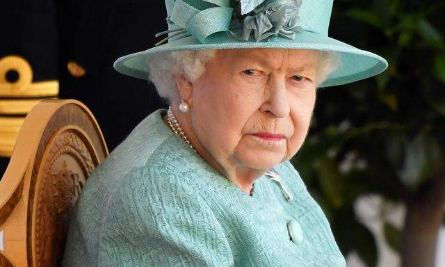 Die Queen, sichtlich "not amused" im Juni 2021.