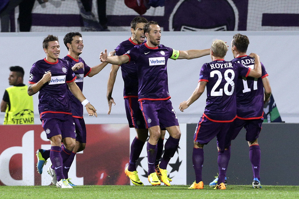 Der Jubel war groß, das violette Schiff schien voll auf Kurs.