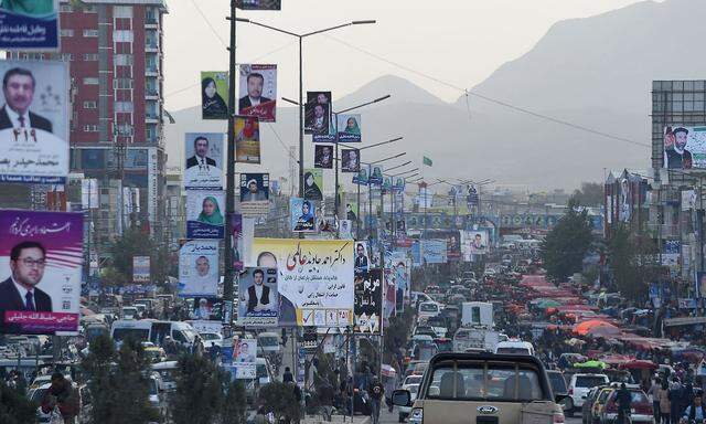 Die Kandidaten und Abgeordneten des afghanischen Parlaments leben gefährlich.