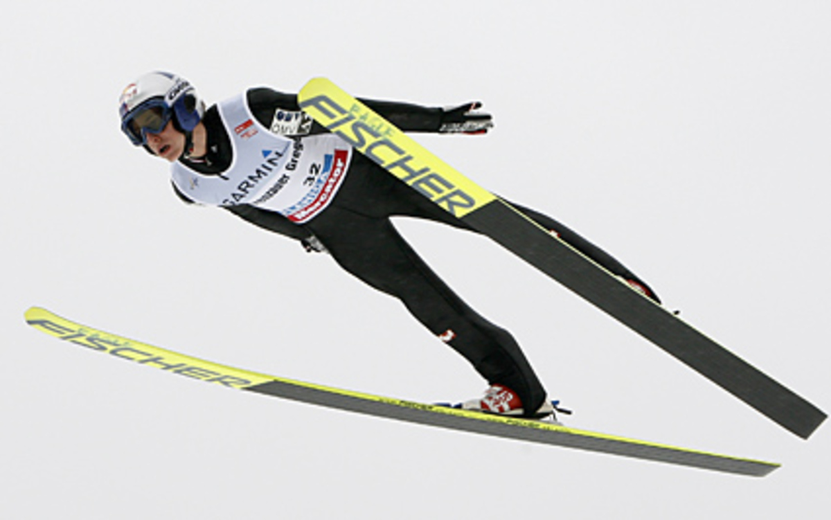 Auch im Weltcup 2007/08 läuft es für den Tiroler sehr gut: Dank eines großartigen Endspurts wird er hinter Landsmann Thomas Morgenstern Zweiter der Gesamtwertung. Unter anderem gewinnt er zweimal beim Skifliegen in Planica. Dort gelingt ihm mit 233,5 Metern (österreichischer Rekord) auch der weiteste Sprung seiner Karriere.