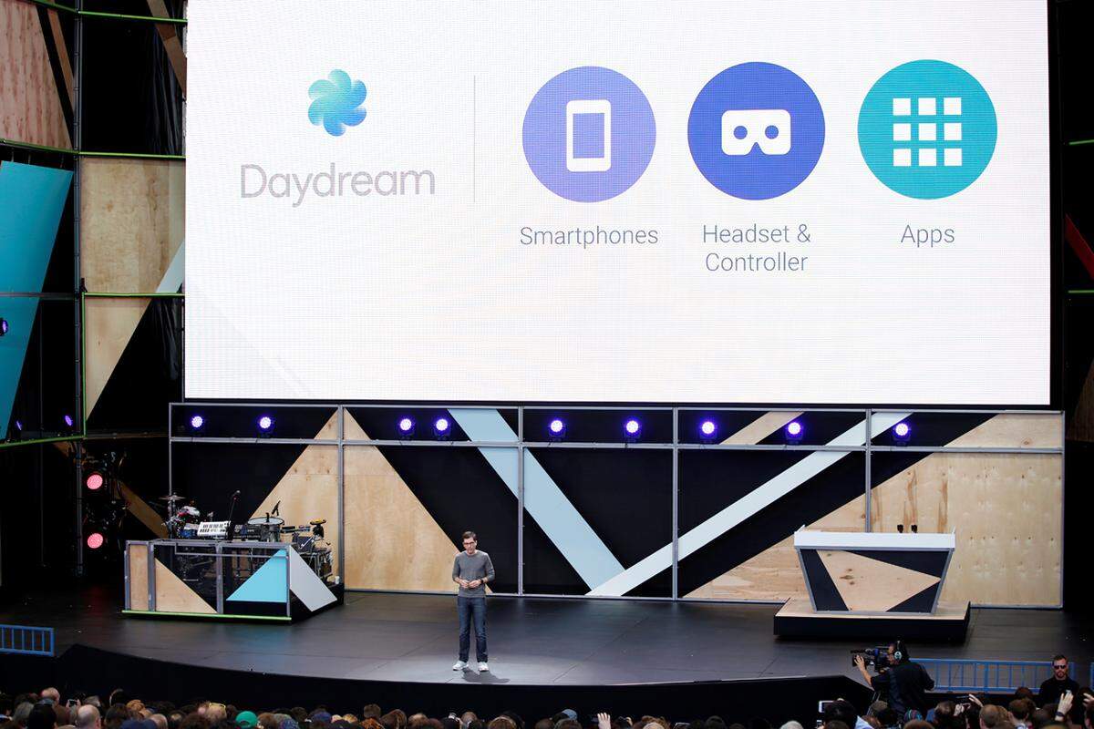 Noch vor dem Start der Plattform konnte Google bereits einige Größen in der Android-Welt von "Daydream" überzeugen. Dazu gehören auch Samsung und Huawei. Wie auch mit der Nexus- beziehungsweise Pixel-Reihe bietet Google ein Referenzdesign an.