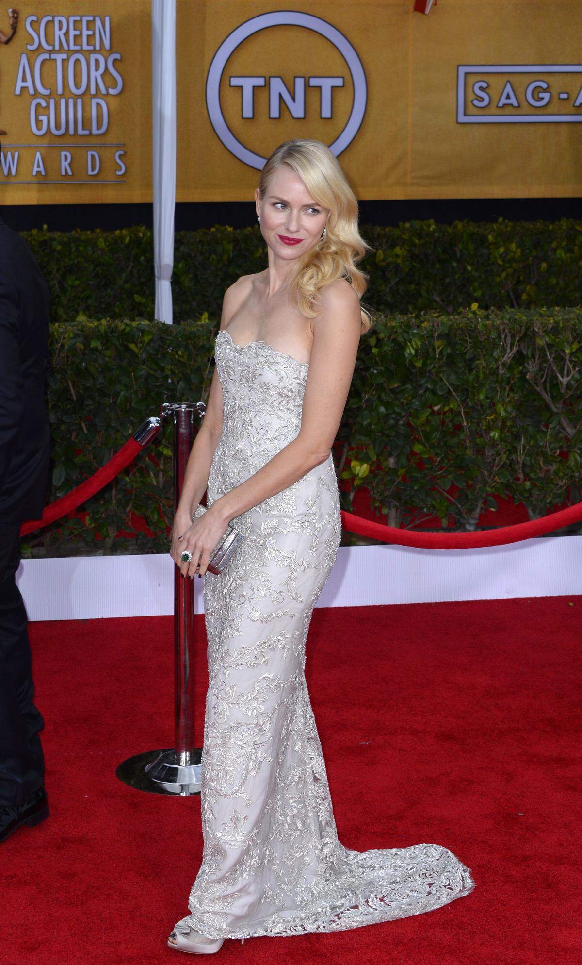 Naomi Watts in Marchesa.