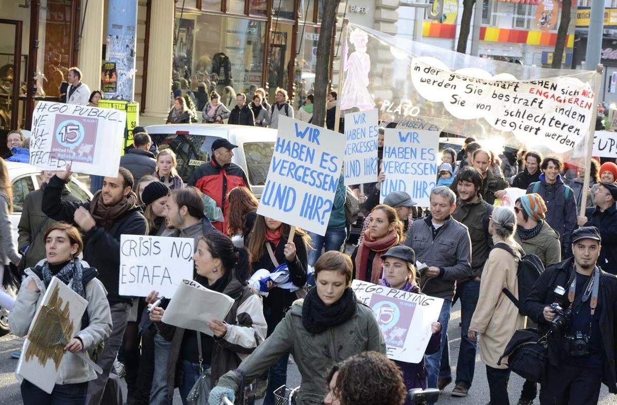 Beim Protestzug durch die Mariahilfer Straße war die Anzahl an Teilnehmern auf um die 3000 angestiegen.