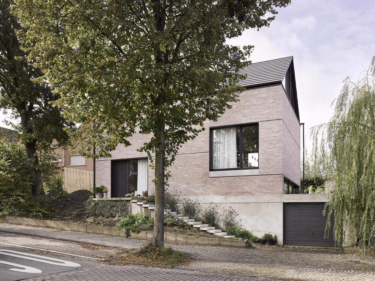 Der dritte Preisträger, Kai Binnewies in Zusammenarbeit mit Jörgen Dreher Architektur aus Münster, qualifizierte sich mit diesem Haus in Havixbeck.