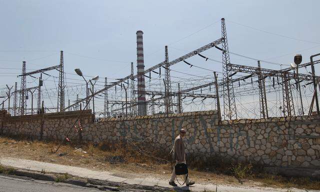 Ein E-Kraftwerk nahe Athen. Der angeschlagene staatliche Stromkonzern DEI soll saniert werden.   