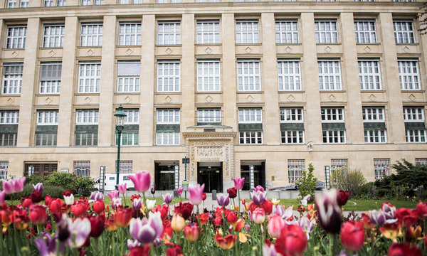 Angriffsziel Nationalbank: In der Nacht auf Samstag legten Hacker die Website lahm. Für Betriebe ist das ärgerlich, gefährlich jedoch noch lang nicht. [