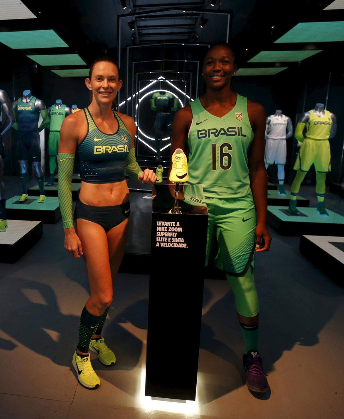 Die Farbe Grün ist bei den Uniformen des brasilianischen Teams vorherrschend.  
