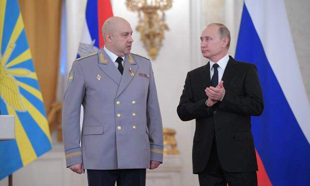 Der Kreml-Chef und sein „General Armageddon“. Surowikin könnte von Aufstandsplänen gegen Putin gewusst haben. 