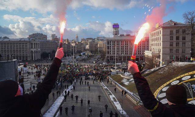 Kundgebung in Kiew. In der ukrainischen Hauptstadt gingen am Wochenende Menschen auf die Straße, um gegen Russlands „Aggression“ zu protestieren.