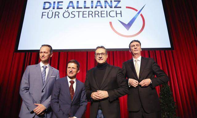 Gastredner Heinz-Christian und die DAÖ-Mitglieder Klaus Handler, Dietrich Kops und Karl Baron.
