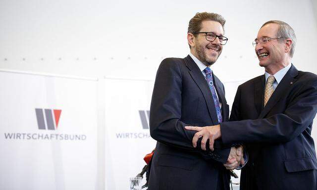 Wirtschaftskammer-Chef Harald Mahrer und sein Vorgänger, Langzeitpräsident Christoph Leitl.