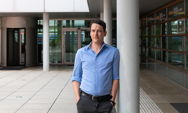 Markus Hollendohner leitet die Wohnungslosenhilfe im FSW. Im Kontakt mit Obdachlosen empfiehlt er, ins Gespräch zu kommen und bei Sorge um den Gesundheitszustand gegebenenfalls die Rettung zu rufen.   