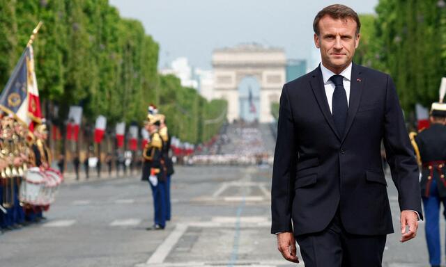 Frankreichs Präsident Emmanuel Macron auf der Champs-Elysée.