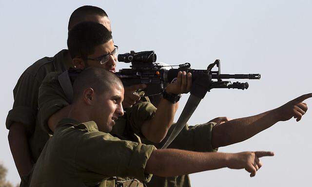 Israelische Soldaten, stationiert im Süden des Landess Landes