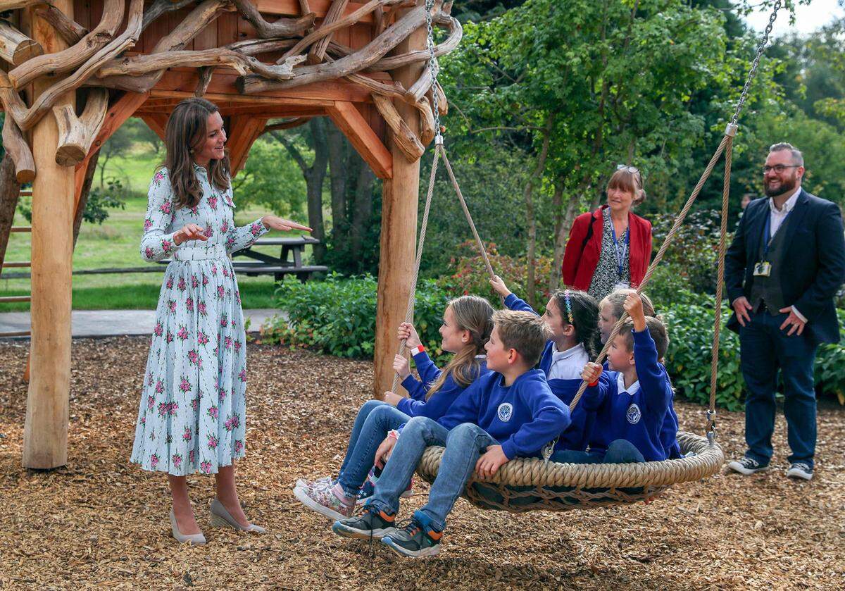 Floral ging es beim RHS Wisley Back to Nature Festival zu. Der Garten, den die Herzogin selbst im Zuge der Chelsea Flower Show präsentierte, war die Inspiration für den neuen Garten für Kinder.