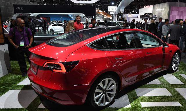 Model 3 soll Tesla den Weg von der Nische in den Massenmarkt ebnen 