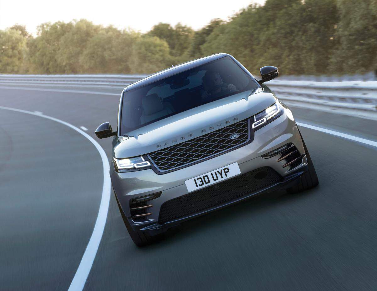 Jaguars Schwestermarke Land Rover reitet erfolgreich auf der SUV-Welle. Da kommt ein neues Modell gerade recht: Der Range Rover Velar füllt die Lücke zwischen Evoque und Range Rover Sport.  