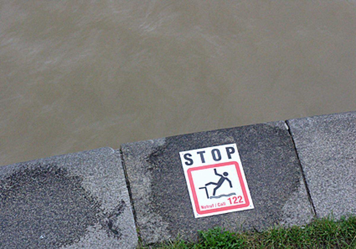 Empfehlenswert ist es derzeit aber auf jeden Fall, in der Nähe der hochwasserführenden Gewässer in Wien Vorsicht zu bewahren.