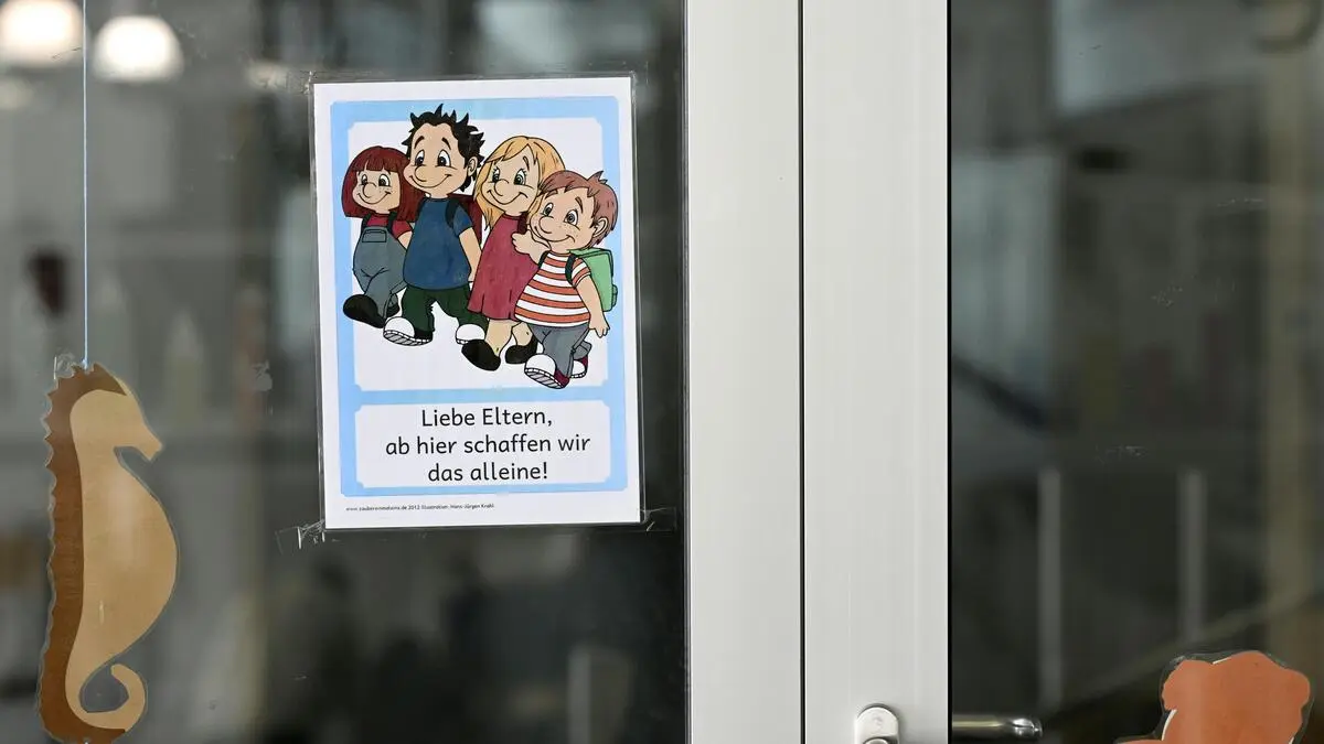 Headscarf ban starting in September: What parents need to know now