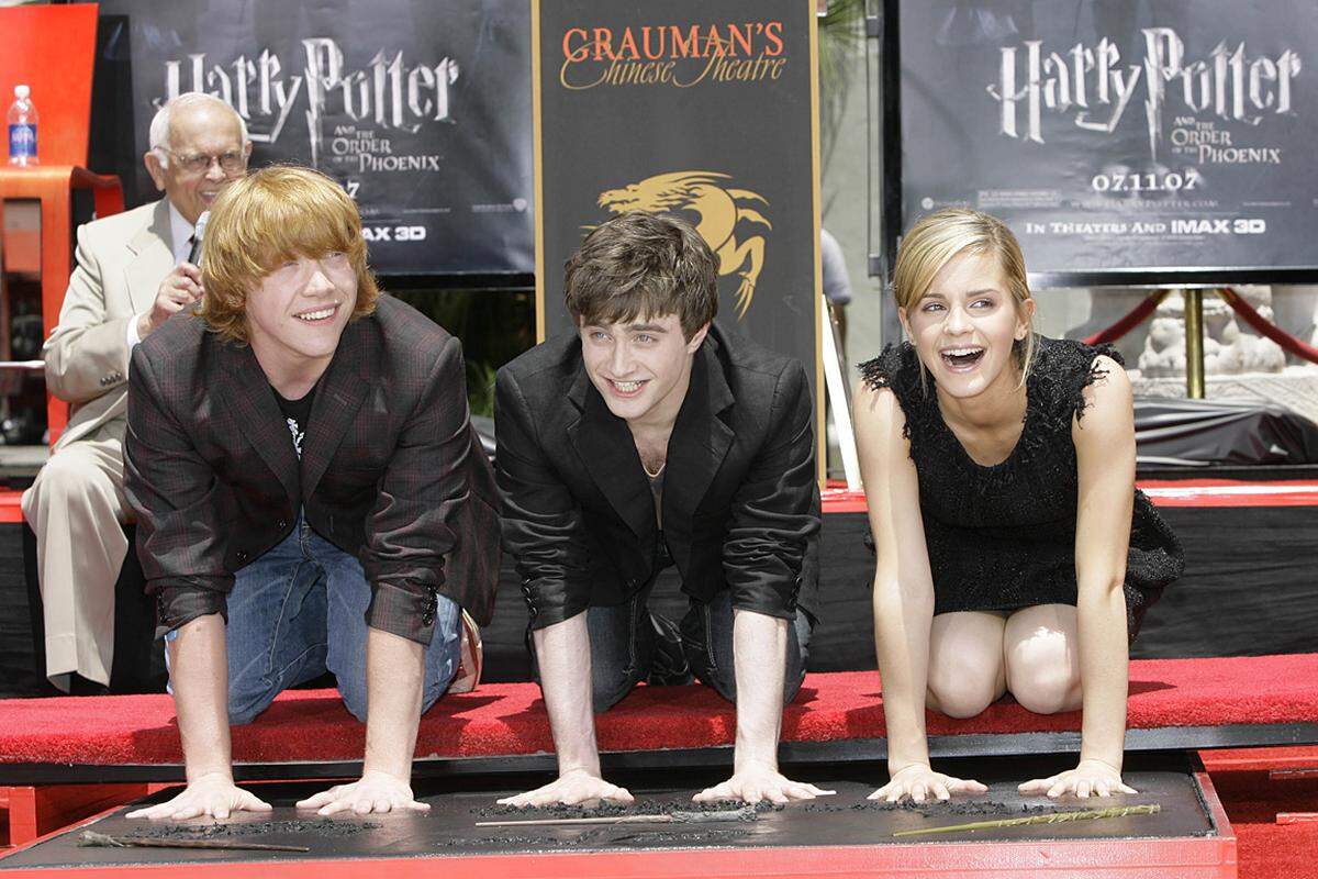 Gemeinsam mit ihren Filmkollegen Daniel Radcliffe (als Harry Potter) und Rupert Grint (Ron Weasley) wurde sie bereits am "Walk of Fame" in Hollywood verewigt.