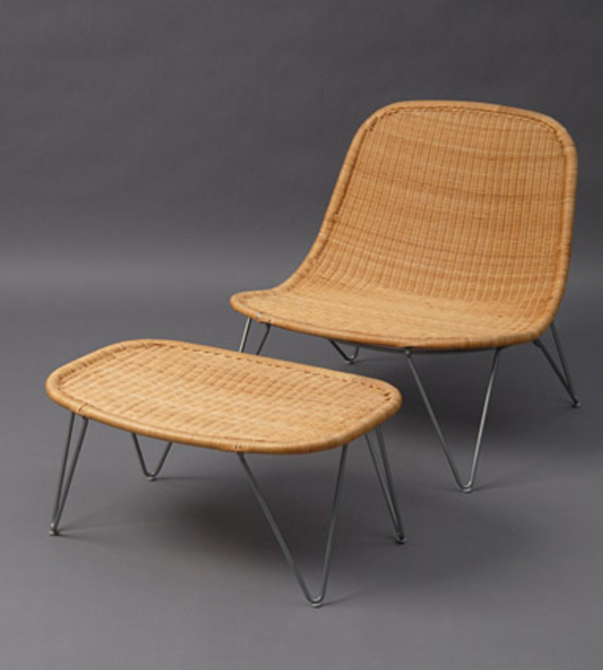 Dank des von einem Chefdesigner stammenden Leitspruchs "Schöne Formen sind für alle da. Nicht nur fürs Museum", stieg das Möbelhaus schnell zu einem der grö̈ßten Einrichtungskonzerne der Welt auf.