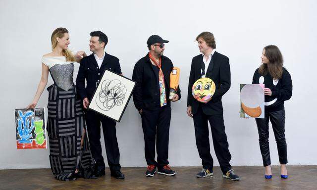 Man trägt Kunst: Ema Kaiser-Brandstätter, Kaveh Ahi, Stefan Bidner, Daniel Haider und Antje Prisker (v. l.) laden am 23. Februar zum Ball des „jungen Kunstmilieus“ in die Rote Bar.