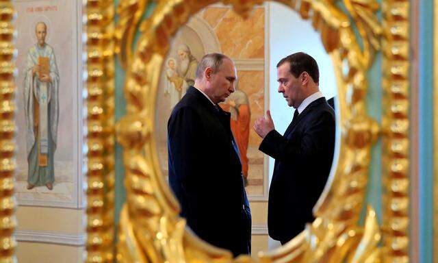 Wladimir Putin und Dmitrij Medwedjew.