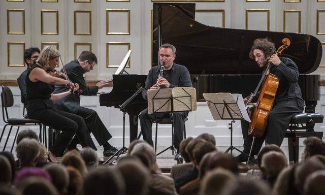 Explosives, dabei homogenes Zusammenspiel: Alina Ibragimova, Francesco Piemontesi, Jörg Widmann und Nicolas Altstaedt bei Messiaens "Endzeitquartett".